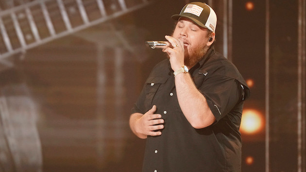 M LukeCombs 12
