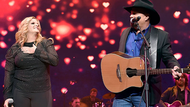 Getty trishayearwoodgarthbrooks 081821