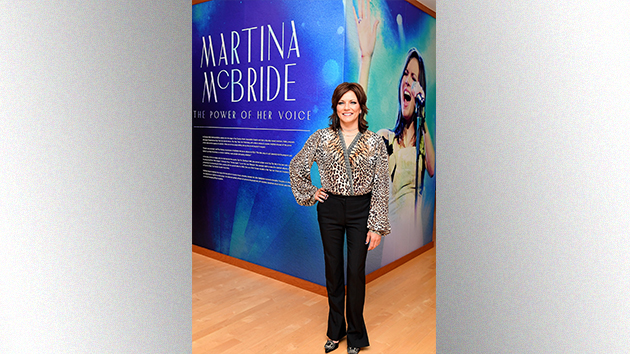 M_MartinaMcBrideCMHOF_08312021