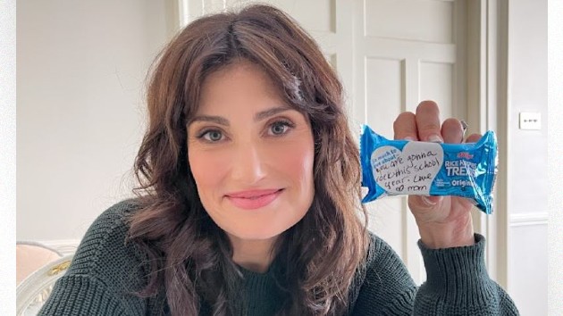 e_idina_menzel_08242021