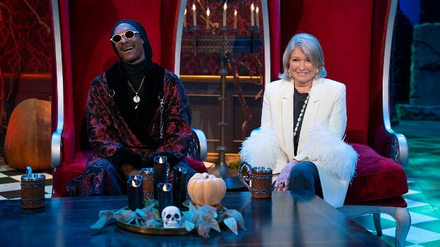 M snoopmartha 091621 0