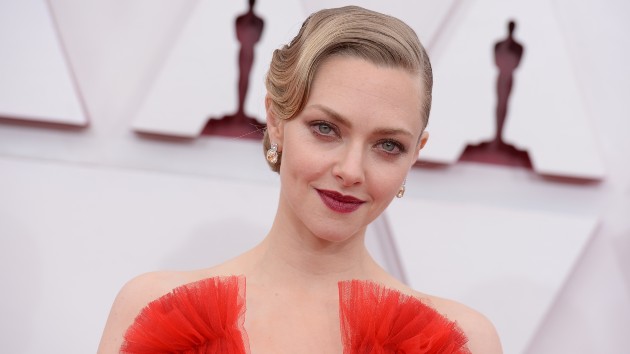 E Amandaseyfried 102621