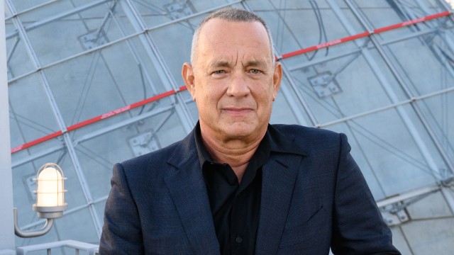 E tom hanks 10282021