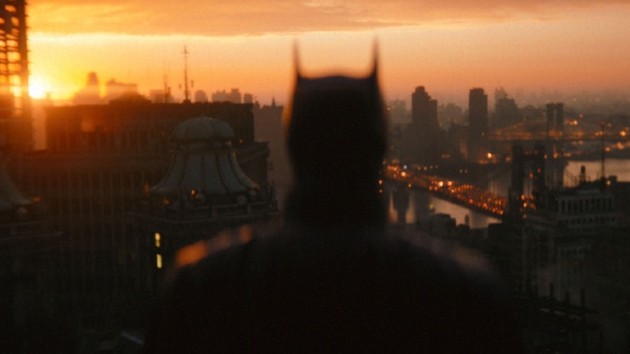 E the batman silhouette 03042022 1