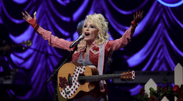 DollyParton-5