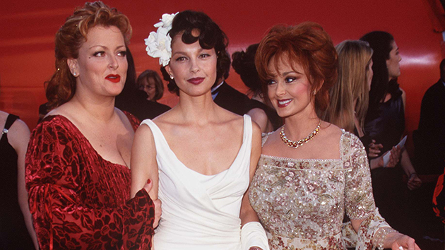 Ashley Judd With Her Mother Naomi And Sister Winona