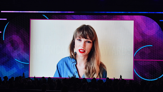 TAYLOR SWIFT