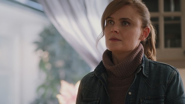 E emily deschanel devil in ohio 09012022