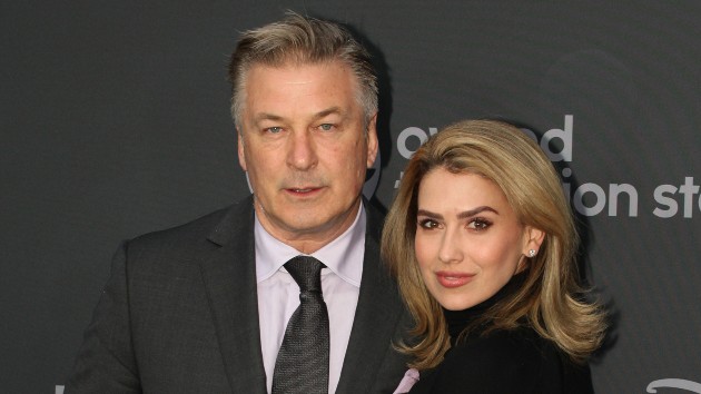 E Alec Hilaria Baldwin 110122