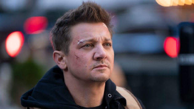 E Jeremy Renner Hawkeye 01032022