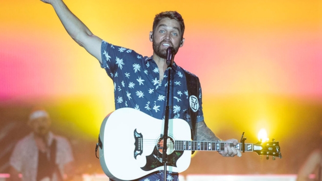 Getty_BrettYoungBlueShirt