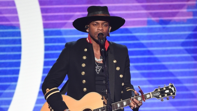 M_JimmieAllenAmericanMusicAwards2022ABC