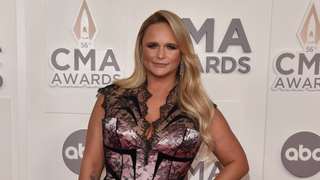 M Mirandalambert2022cmaawardsredcarpet