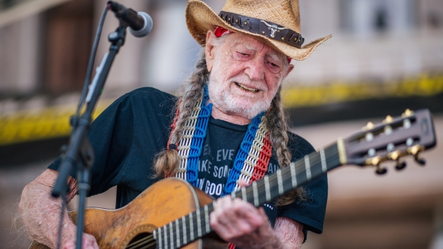 G_WillieNelson2021