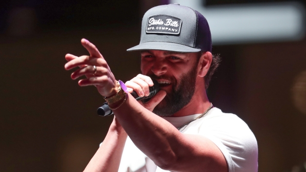Getty dylanscottwhitetshirthat