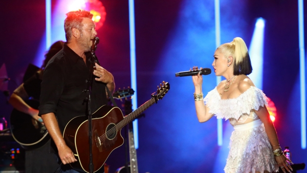 G_BlakeSheltonGwenStefaniCMASummerJam2021