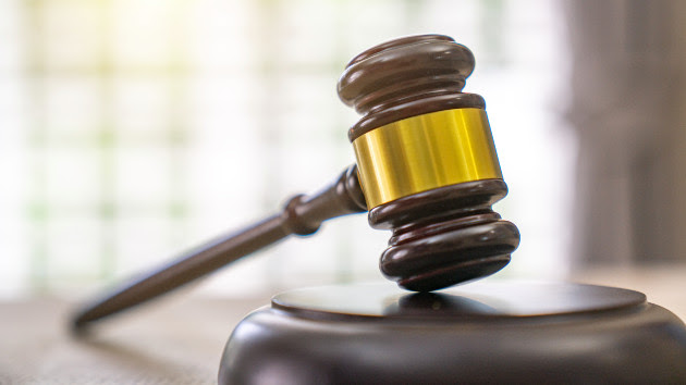 Gettyrf 72622 courtgavel123 0