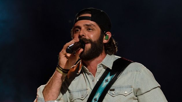 M Thomasrhettcmafest2022abc 1