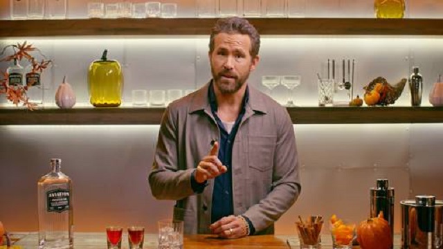 e_ryan_reynolds_negroni_09182023