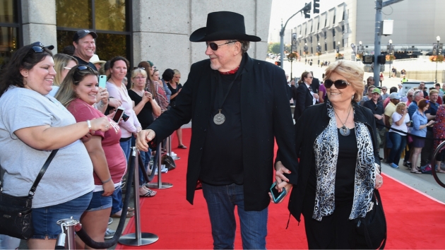 G 2016medallionceremonycountrymusichalloffameandmuseum