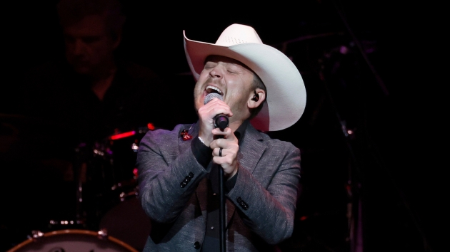G Justinmooreatributetoronniemilsap2023 1