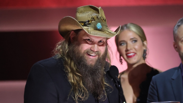 M_ChrisStapleton2023CMAAwardDisneyFrank20Micelotta