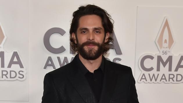 M Thomasrhettcmaawards2022abc