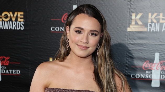 G Gabbybarrett2023klovefanawards