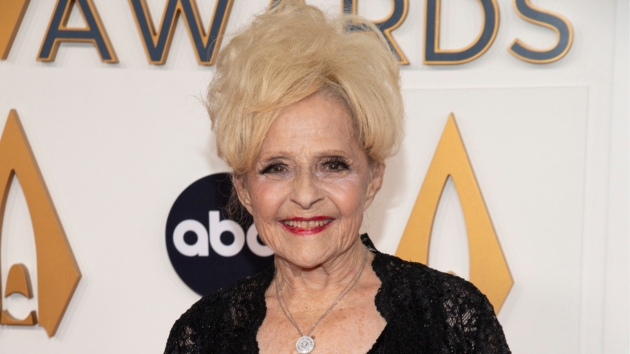 M Brendalee2023cmaawardsdisneyscottkirkland