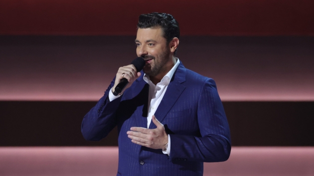 M Chrisyoung2023cmaawardsdisneyfrankmicelotta 4