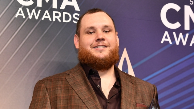 M Lukecombs2023cmaawardsbackstagedisneyscottkirkland