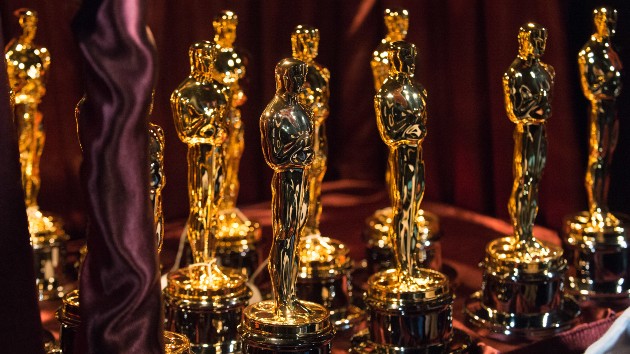 E Oscar Statues 03102023 1