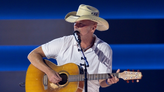 M Kennychesney2023cmaawardsdisneyfrankmicelotta