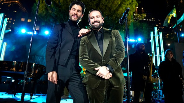 Getty Dan20and20shay 120924