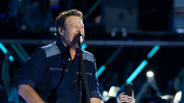 M Blakeshelton2024cmafest3disneylarrymccormack
