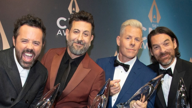 M Olddominion2024cmaawardsbackstagedisneyscottkirkland 0