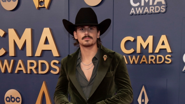 M Tuckerwetmore2024cmaawardsdisneyscottkirkland