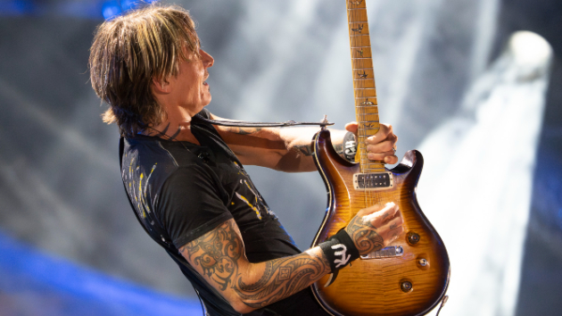 M keithurbancmafest2025abcguitarinair