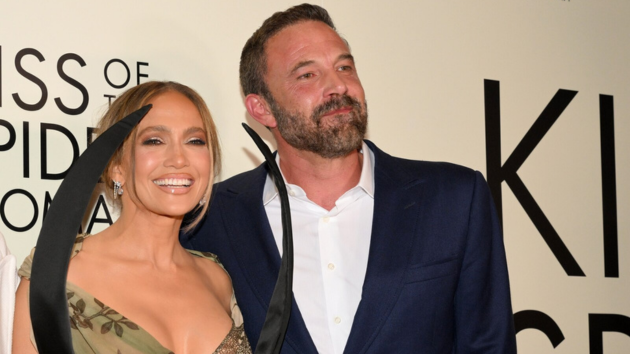 Getty jenniferlopezbenaffleck 100725