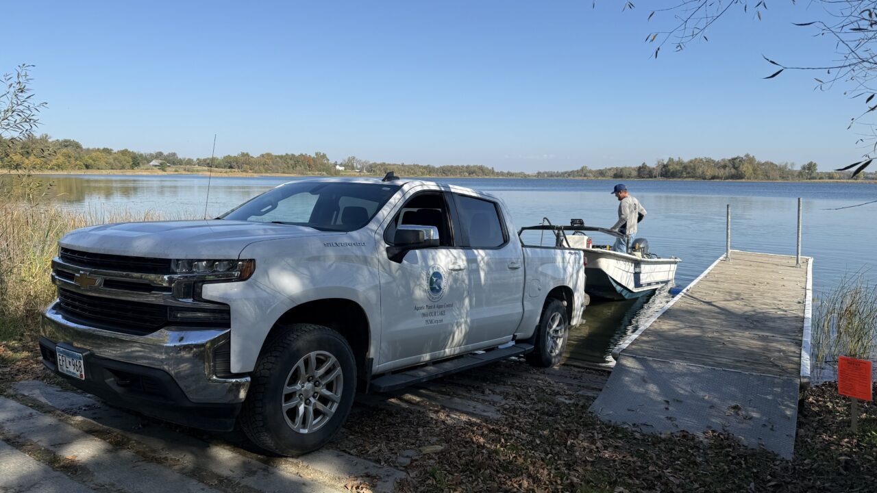 Professional lake management services 10 2025