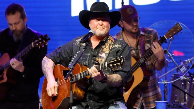 Getty tracylawrenceturkeyfryconcert 112525