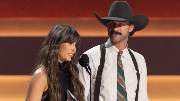 M ellalangleyrileygreencma2025stagetrophy