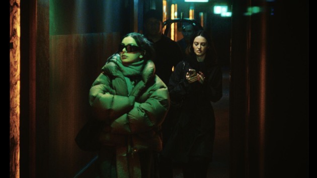 M charlixcxthemomentstill 121125