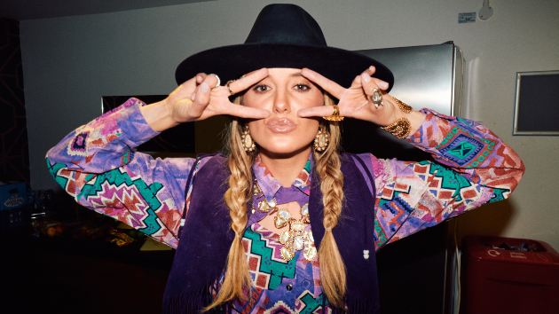 M laineywilsonkeepincountrycoolnetflix