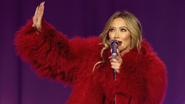 Getty Hilaryduffarmup