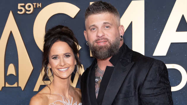 M brantleygilbertwifecmaawards2025abc