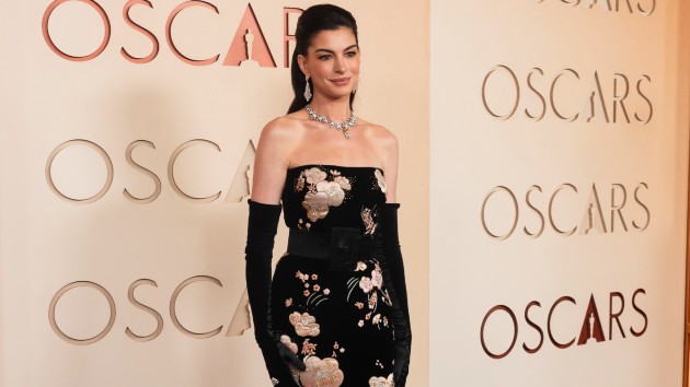 E AnneHathaway