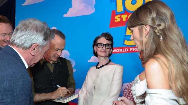 Getty Taylorswifttomhankstoystory