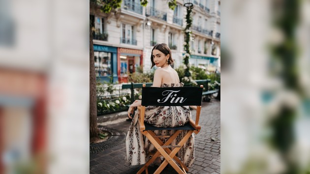 E EmilyinParis