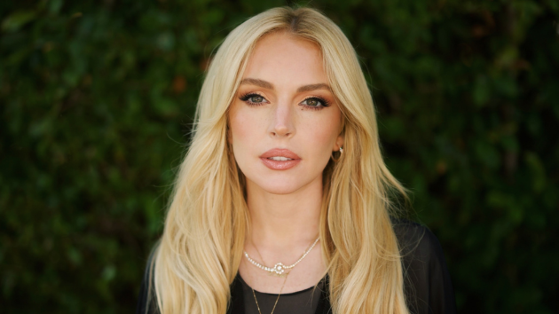 E LindsayLohan